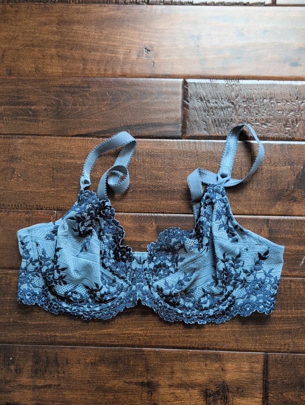 Wacoal Blue Lace Underwire Bra with Floral Embroidery